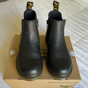 Dr. Martens AirWair Boy’s Chelsea Boots in Black Size 4